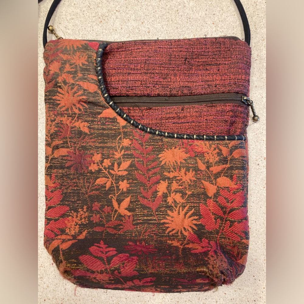 Red and Orange Crossbody Bag with Floral Pattern - Picture 2 of 13
